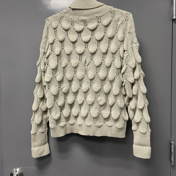 Funky Bubble Turtleneck Sweater- Gray size small - Picture 5 of 6